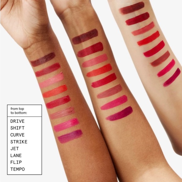 Glossier G Suit Soft Touch Lip Creme Jet - Picture 3 of 12